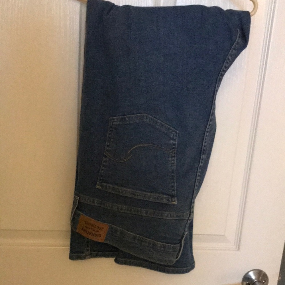 Levi's Blue Straight Leg Jeans with Classic Denim Look